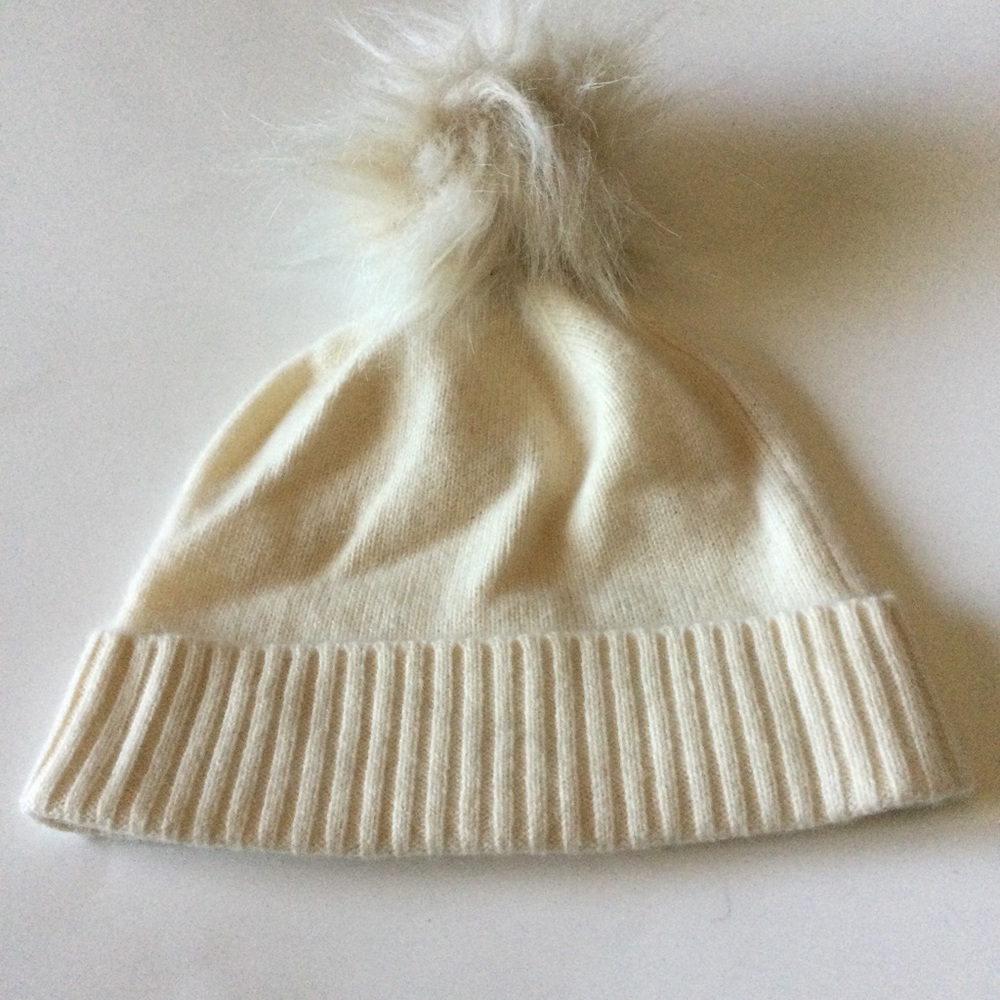 NORDSTROM RACK WOMENS CASHMERE KNIT CUFFED BEANIE W/FAUX FUR POMPOM IVORY